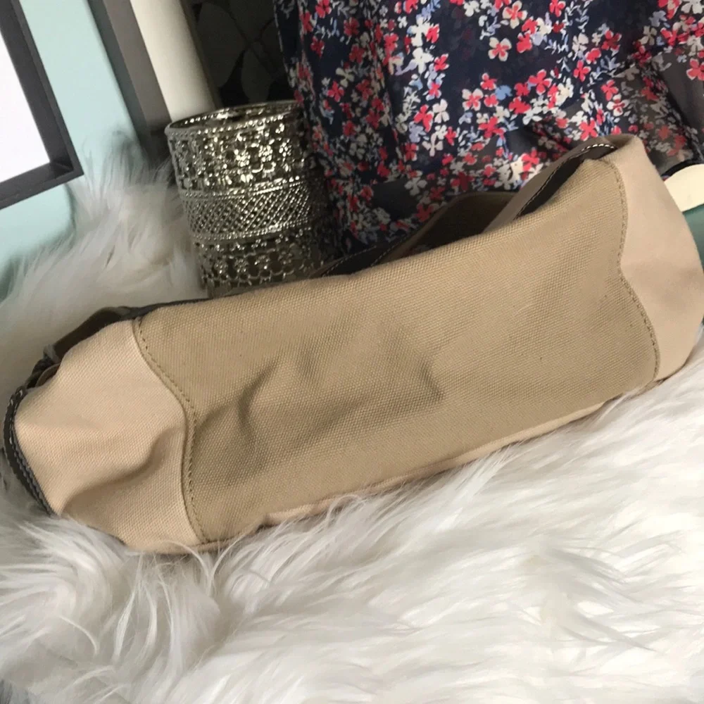 Sherpani Tan and Black Shoulder Bag - Picture 11 of 16